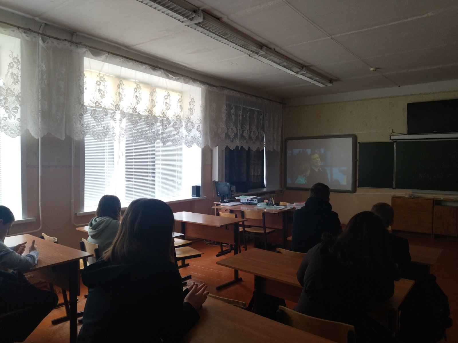 Укажите подпись к картинке.